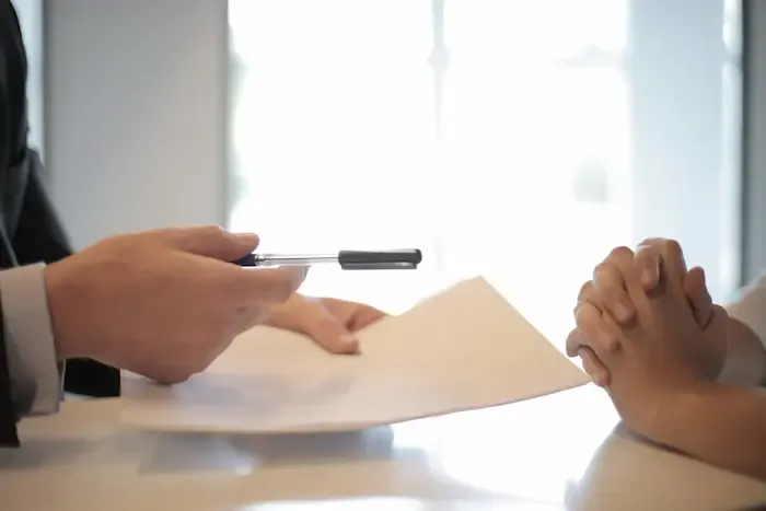 إنهاء عقد العامل