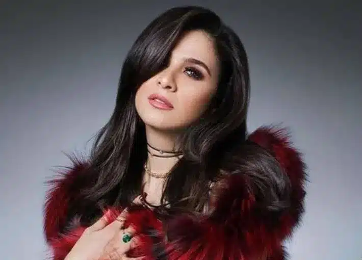 الفنانة ياسمين عبدالعزيز